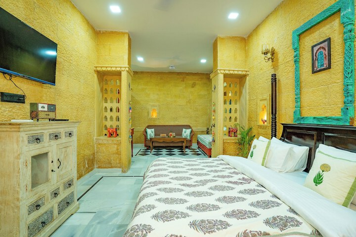 Room 10 of 85