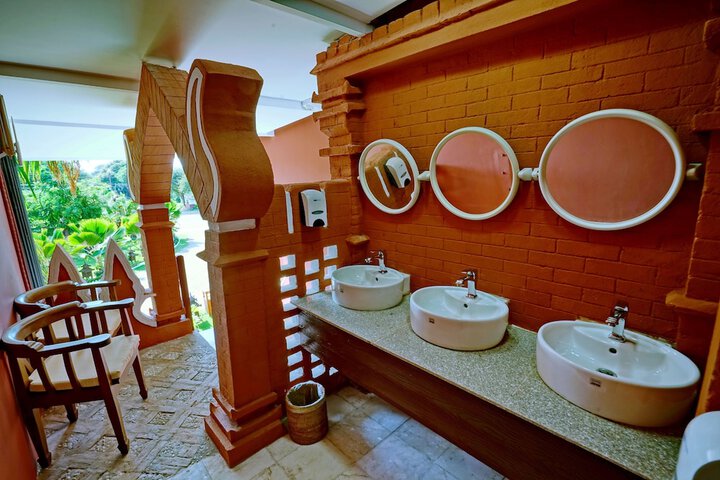 Room 54 of 67