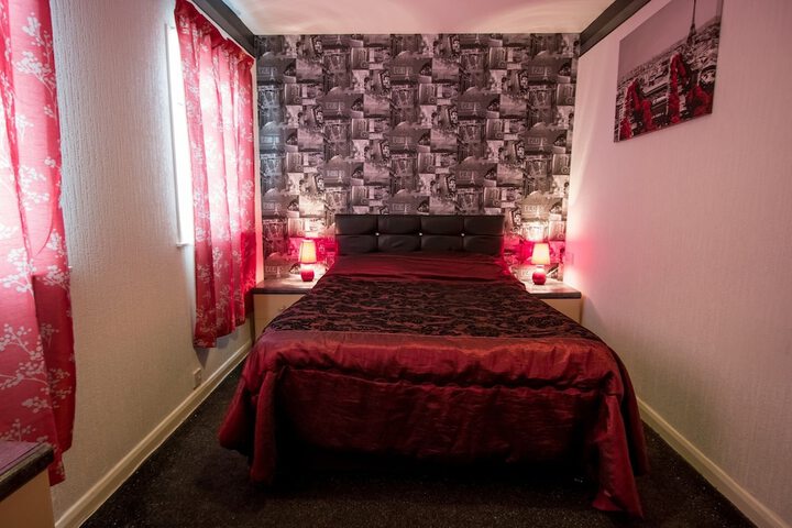 Room 37 of 99