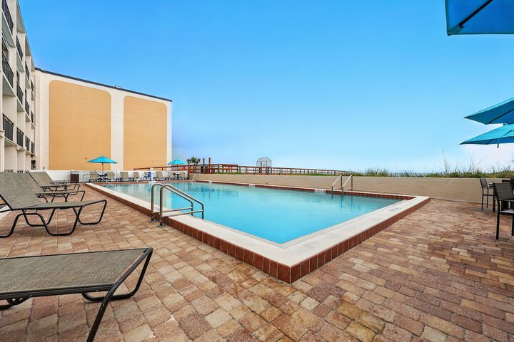 Pool 36 of 72