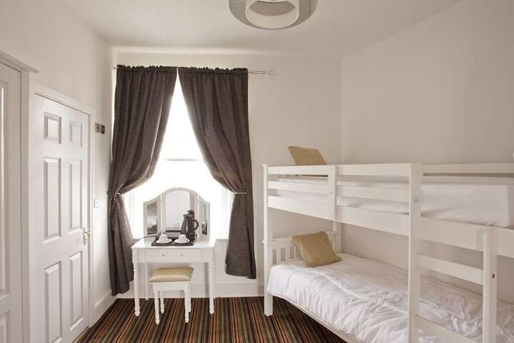 Room 9 of 39
