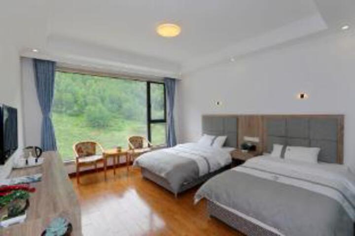 Room 9 of 9