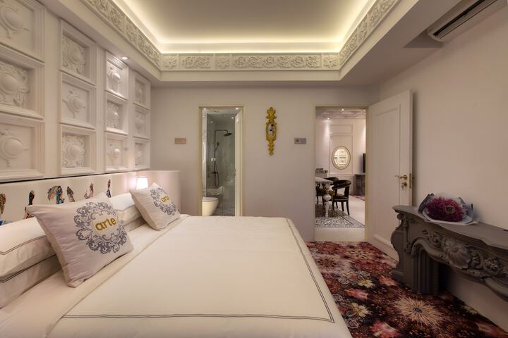 Room 14 of 195