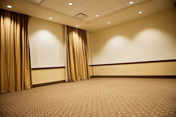 Room 53 of 68