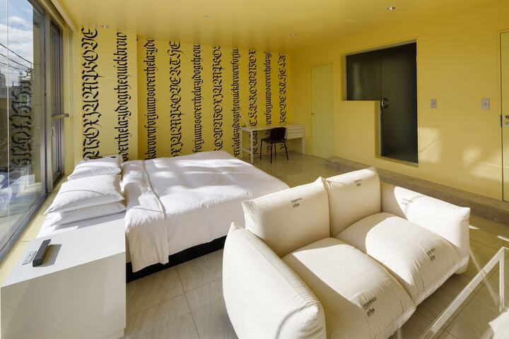Room 26 of 89