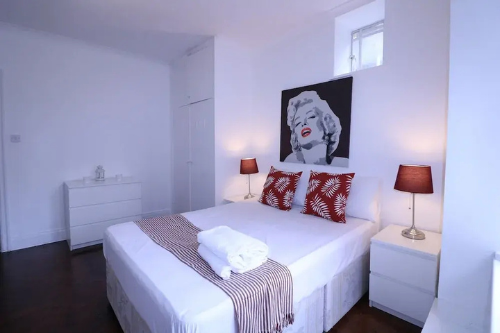 Room 20 of 48