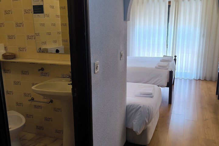 Room 6 of 58