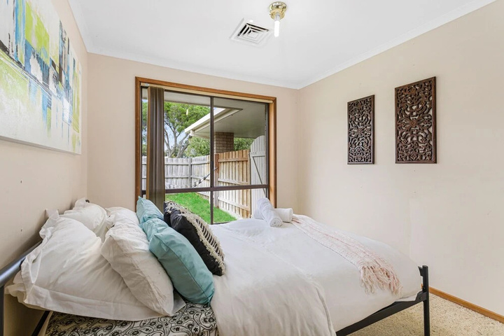 Room 2 of 18