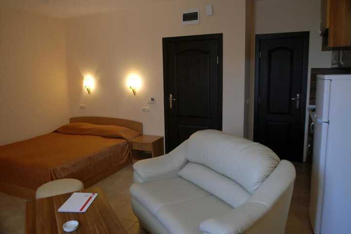 Room 6 of 61