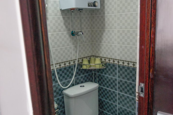Room 72 of 100