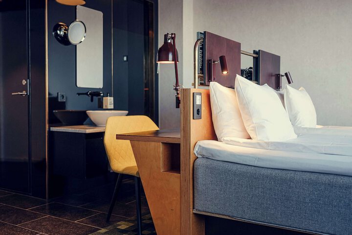 Room 34 of 67