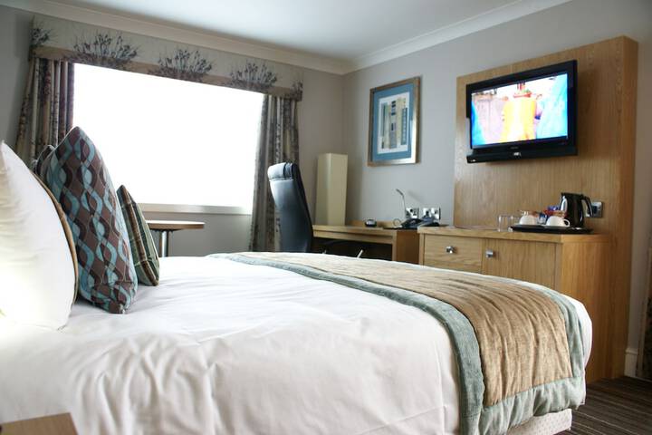 Room 5 of 77