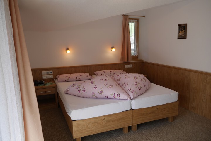 Room 7 of 43