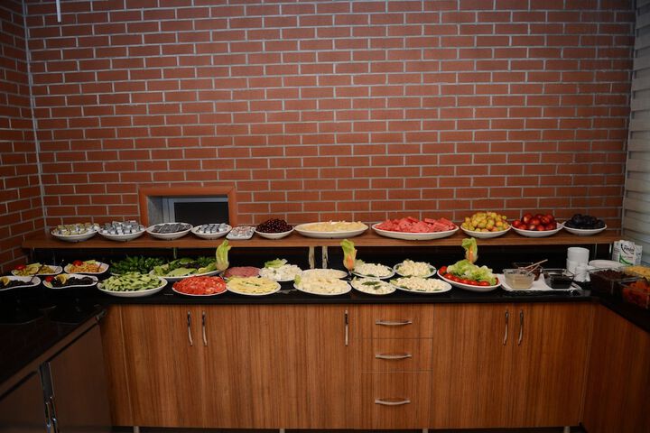 Dining 34 of 48