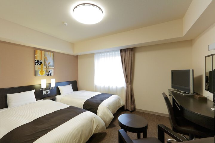Room 9 of 37