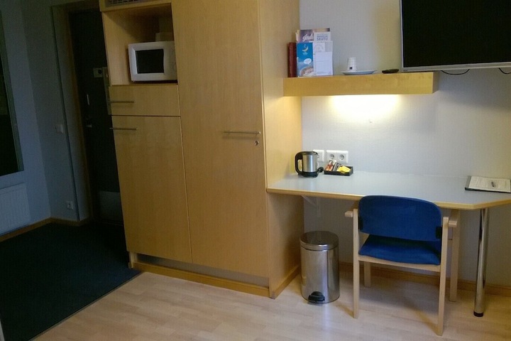 Room 5 of 13