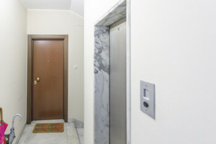 Ballroom/Hall 8 of 32