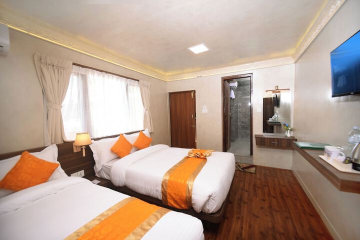Room 11 of 24