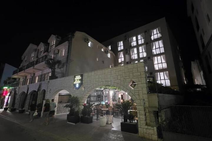 Hotel 73 of 73