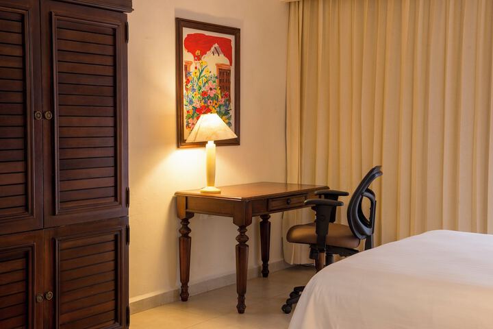 Room 42 of 94