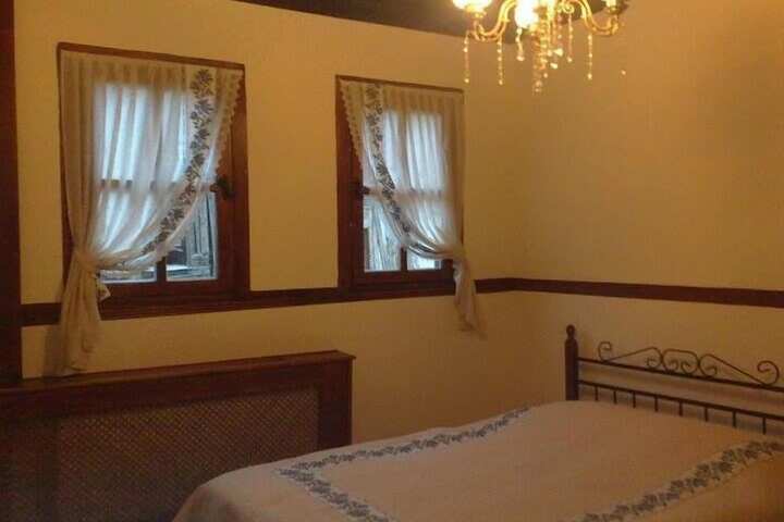 Room 6 of 15