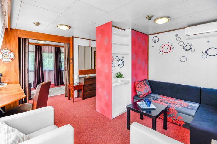Room 21 of 50