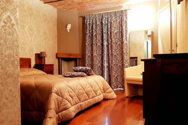 Room 5 of 50