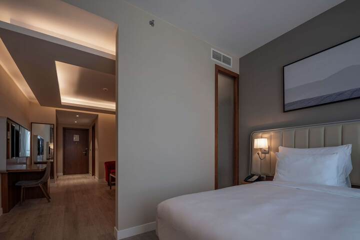 Room 37 of 268