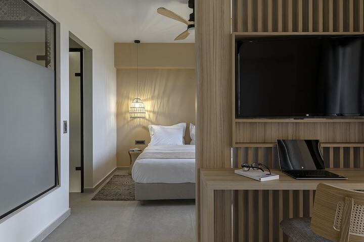 Room 26 of 189