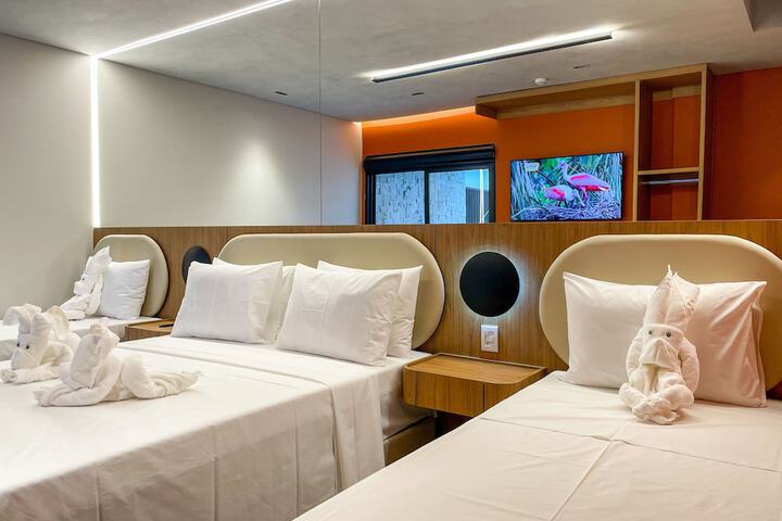 Room 43 of 102