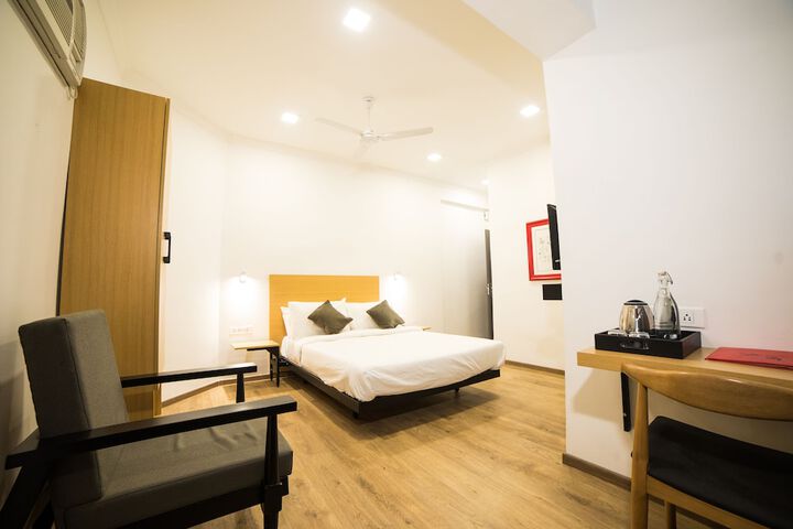 Room 10 of 24