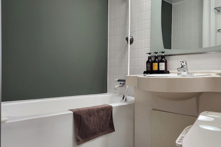 Room 20 of 29
