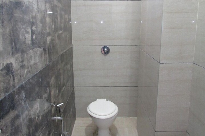 Room 14 of 16