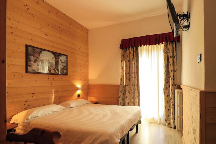 Room 8 of 23