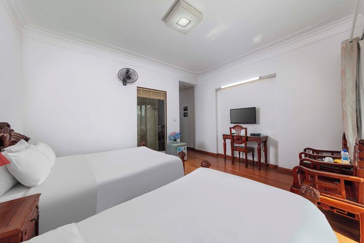 Room 48 of 86
