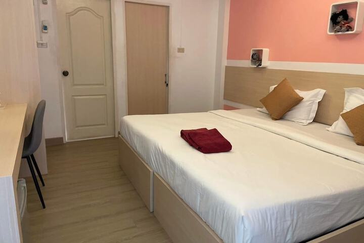 Room 21 of 76
