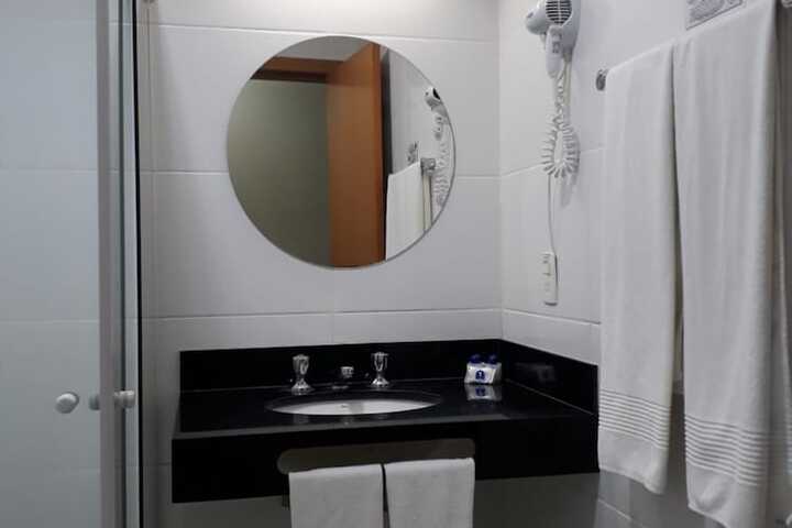 Room 10 of 26