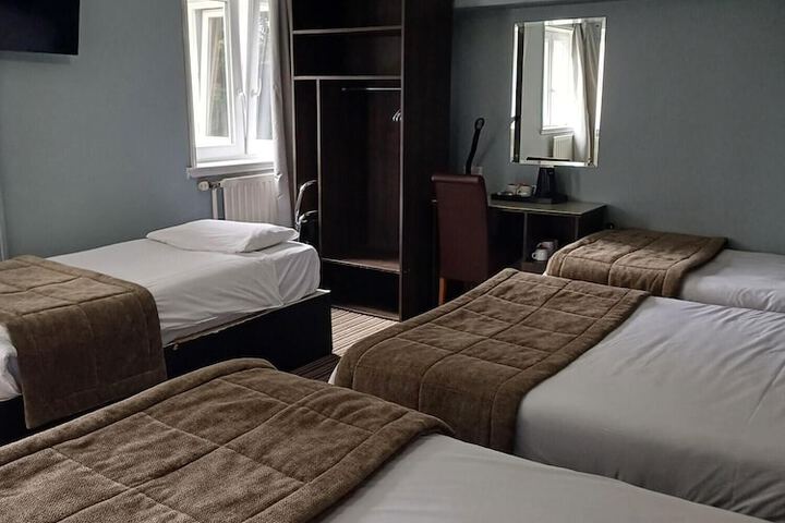 Room 25 of 69