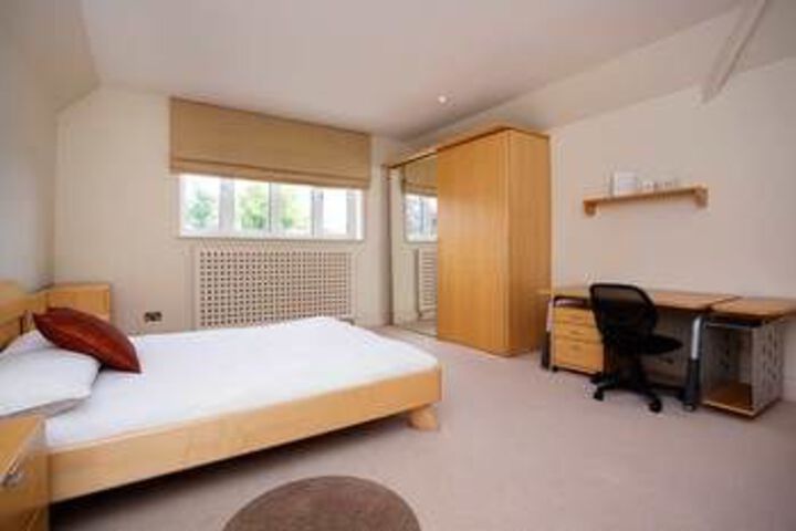 Room 16 of 43