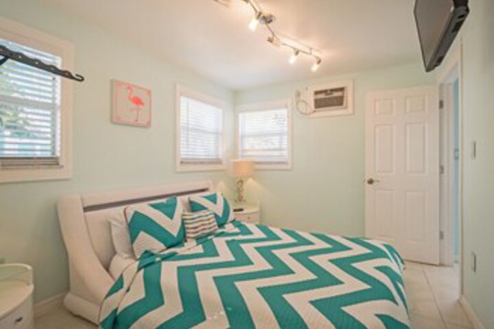 Room 25 of 27