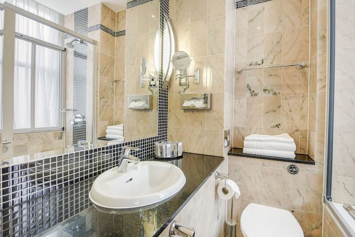 Clean Restrooms