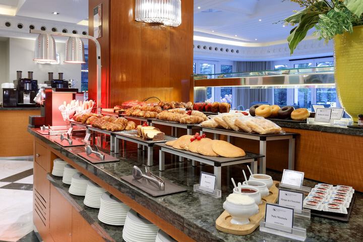 Breakfast/Coffee Service 66 of 130