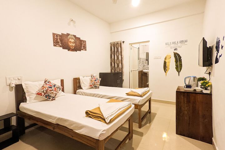 Room 9 of 27