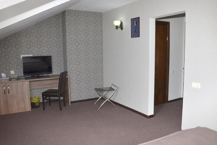 Room 6 of 50