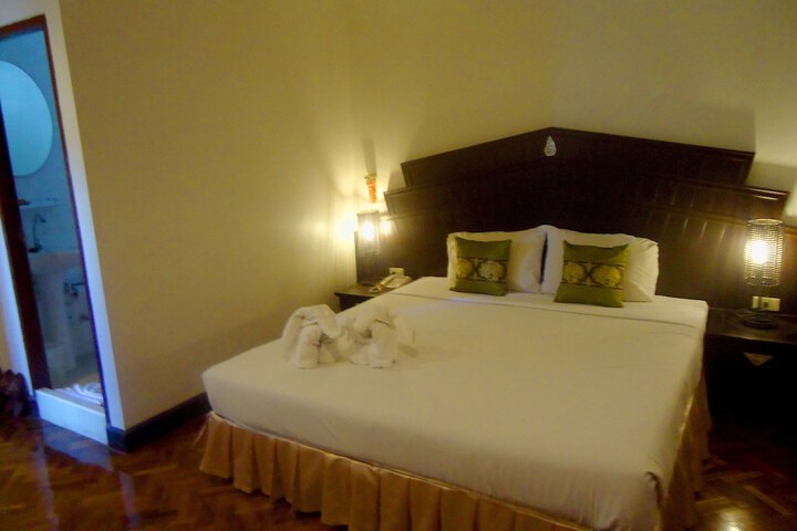 Room 8 of 62