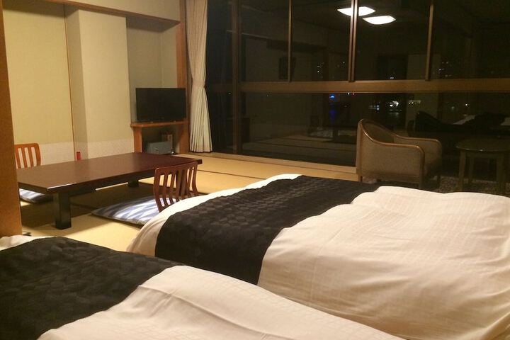 Room 17 of 107