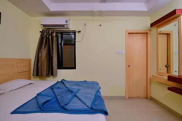 Room 5 of 20