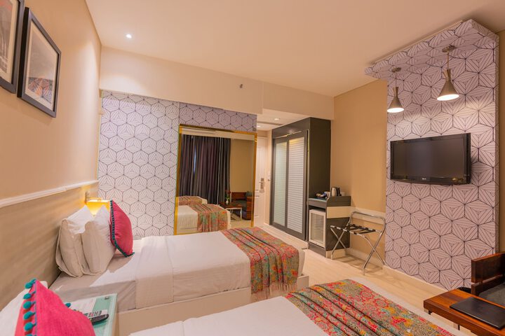 Room 15 of 38