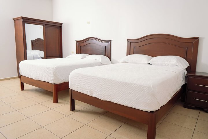 Room 4 of 6