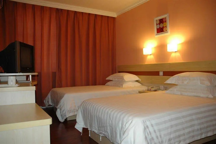 Room 4 of 11